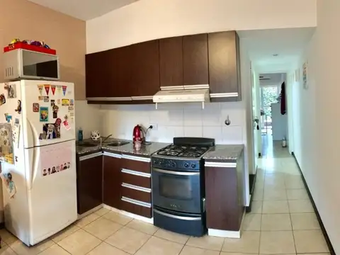 OPORTUNIDAD! Departamento tres ambientes en muy buen estado.