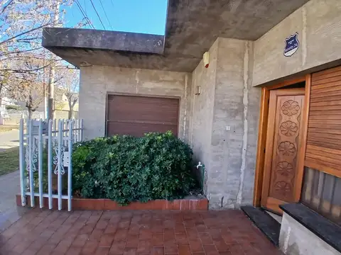 Casa en venta de 2 Dorm. en Perez
