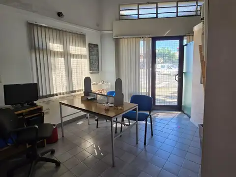 Local en alquiler en Parque Avellaneda