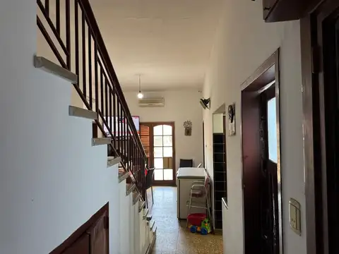 Casa en Venta con 4 cocheras