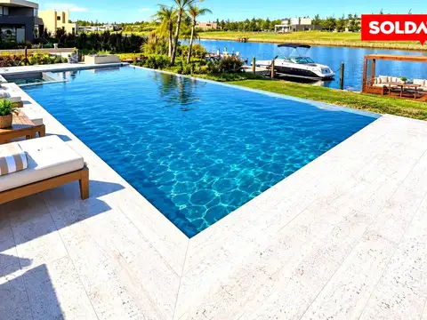 Casa al río en El Naudir – 346 m² – Piscina, amarra