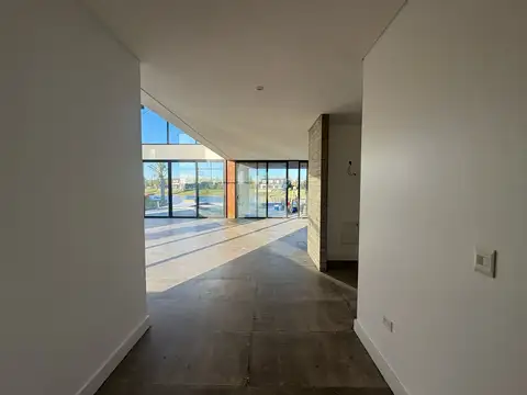 Casa en Alquiler con 1 cochera