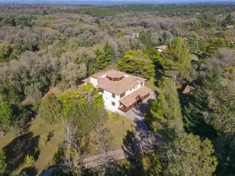 Avenida Julio Argentino Roca 800