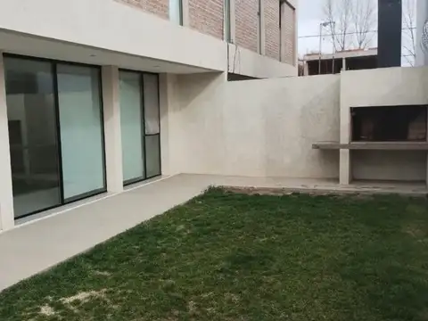 ALQUILER DUPLEX 3 DORMITORIOS B. AYRES DEL LIMAY