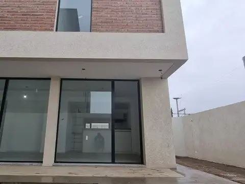 Casa en Alquiler de 3 dormitorios