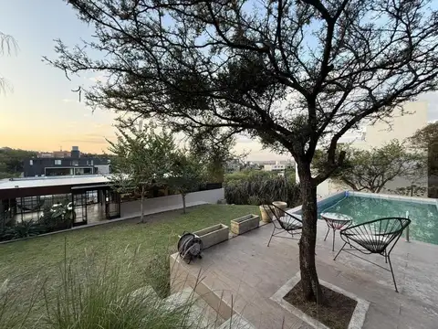 Casa en Venta en El Rodeo, USD 380.000