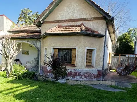 Casa en Venta con 3 cocheras