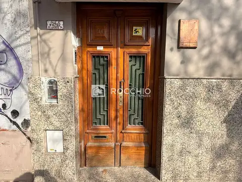 Oficina 5 ambientes con 2 baños