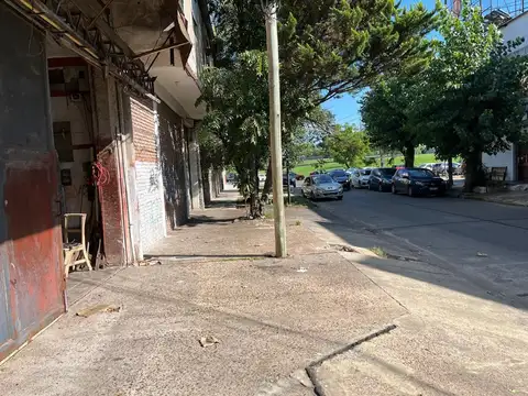 Galpón - 12x25 - Excelentes accesos - Virreyes
