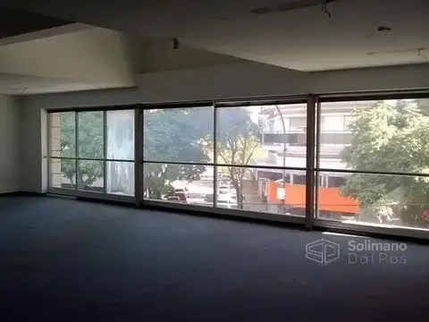Local u Oficina en Av. Libertador La Lucila