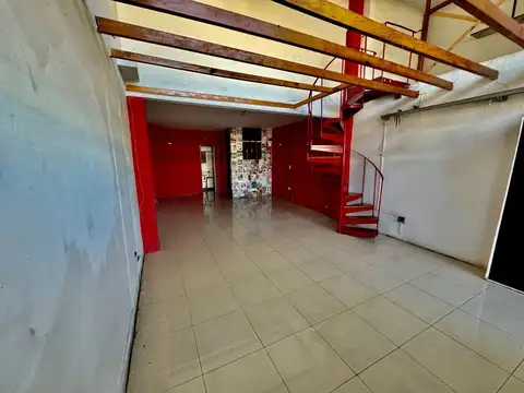 Local en Venta 56 años