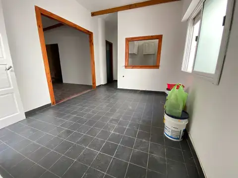 Noruega 3700, Piso PB