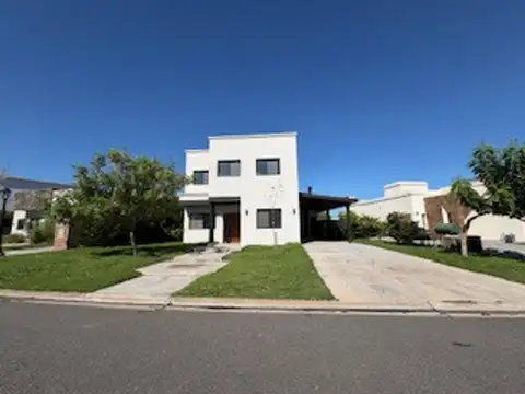 Casa En Venta En San Ramiro