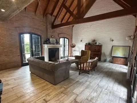 Quinta en Venta en Barrio El Cazador, USD 570.000