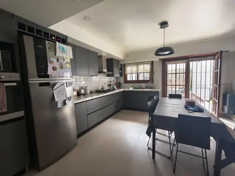 Depto Tipo Casa en Venta con 1 cocheras