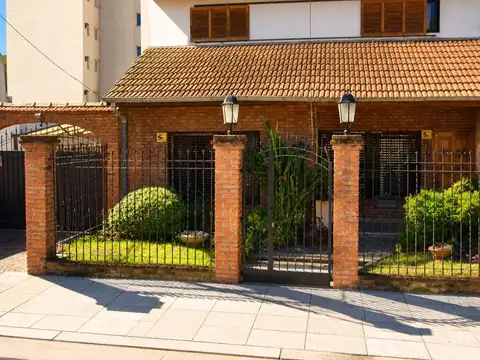 VENTA DE CASA DE 5 AMB EN FLORIDA VICENTE LOPEZ