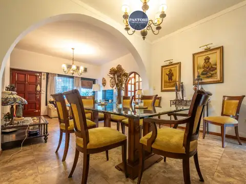 Casa 5 ambientes con 3 baños