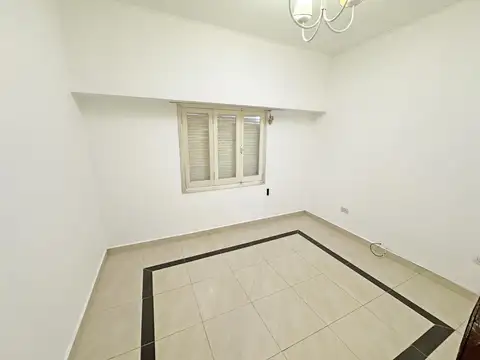 Hipólito Yrigoyen al 2700