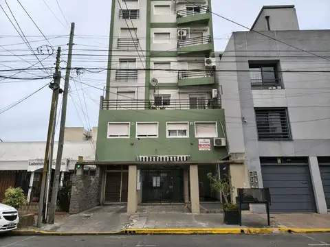 Depto. de 3 amb. en alquiler | Berazategui Centro