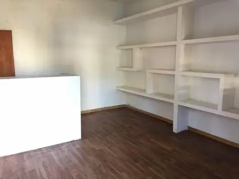 Local en Alquiler en Olivos, $ 800.000