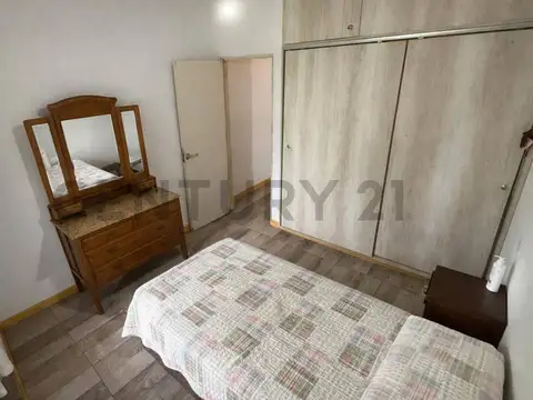VENTA CASA 3 AMBIENTES CON GRAN PARQUE BARRIO SANTA ISABEL