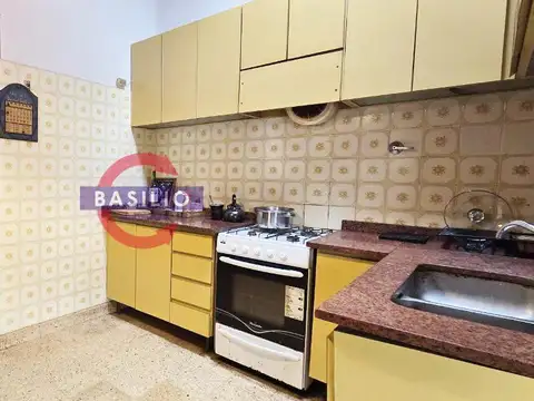 Depto Tipo Casa en Venta 50 años