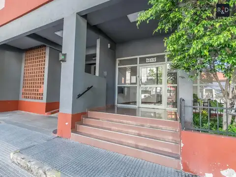 Venta de departamento 4 ambientes, cochera y balcón en La Boca - Muy luminoso