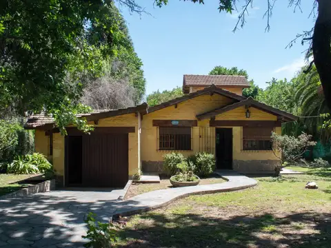 Casa 5 ambientes con 2 baños