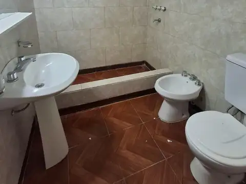 Depto Tipo Casa 4 ambientes con 2 baños