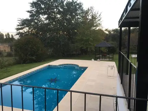 Casa 6 ambientes con 3 baños