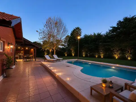 Casa de 4 ambientes en venta en Echeverría del lago con pileta