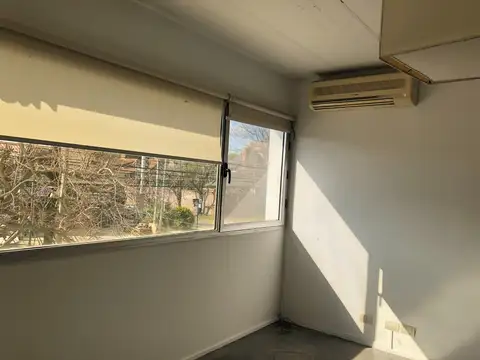 Oficina en Alquiler al Este