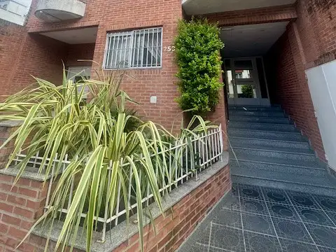 Venta departamento 4 ambientes con cochera en Ramos Mejia