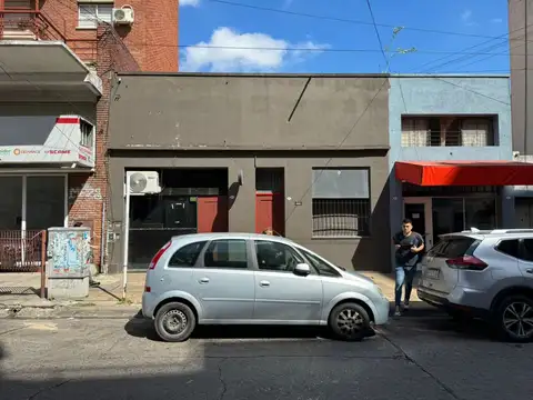 Av Rivadavia 18400