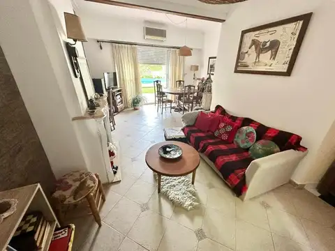 Casa en Venta en Castelar Sur, USD 190.000