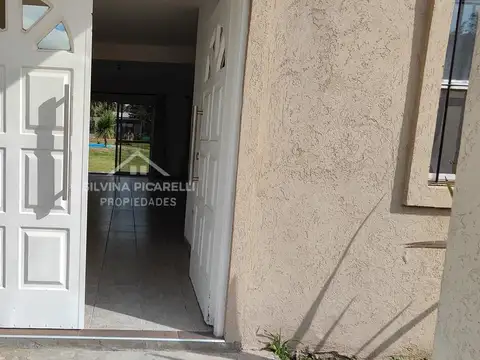 Casa 4 ambientes con 3 baños