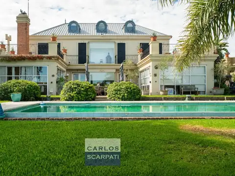 Venta de Casa a la Laguna, en Barrio Cerrado Barbarita