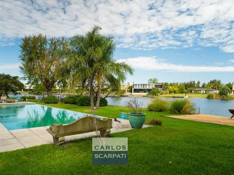 Venta de Casa a la Laguna, en Barrio Cerrado Barbarita