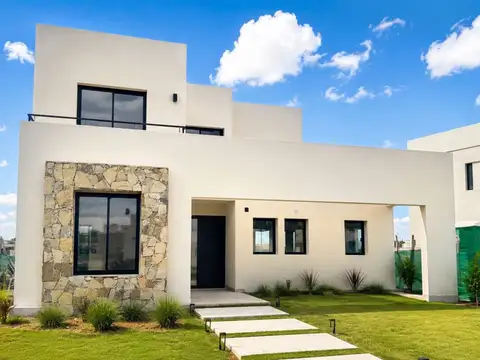 Casa en Venta en Pilar, USD 255.000