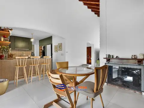 Casa 5 ambientes con 4 baños