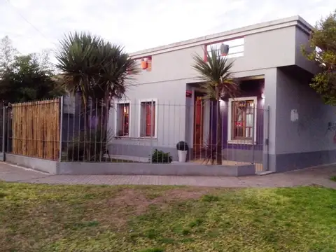 RE TASADA  CASA EN EXCELENTE UBICACION! CON QUINCHO Y TERRAZA 