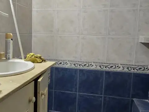 Departamento 6 ambientes con 2 baños