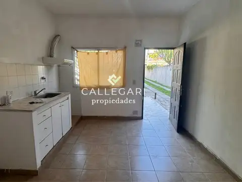 Depto Tipo Casa en Alquiler con 1 cocheras