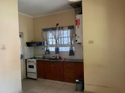 Casa 2 ambientes con 1 baño
