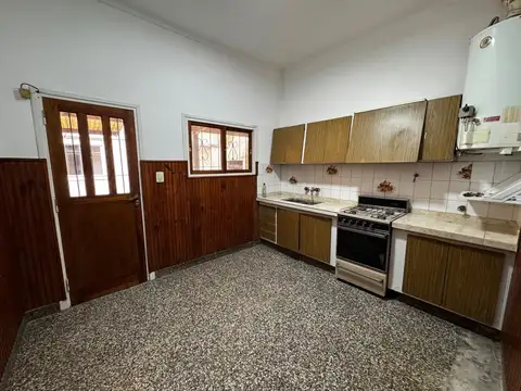 Casa 6 ambientes con 3 baños