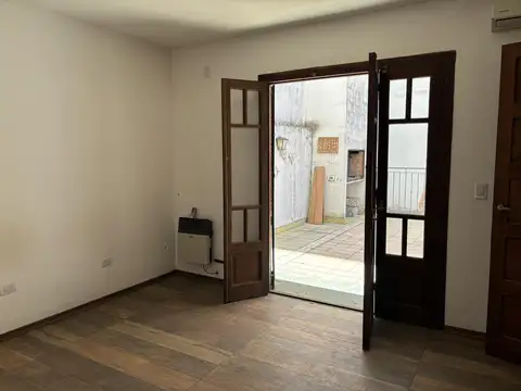 Depto Tipo Casa 4 ambientes con 2 baños