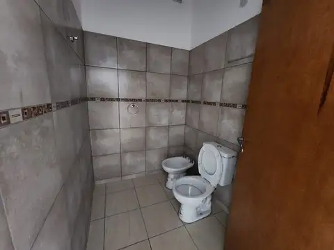 Local en Alquiler en Miguel Muñoz, $ 450.000