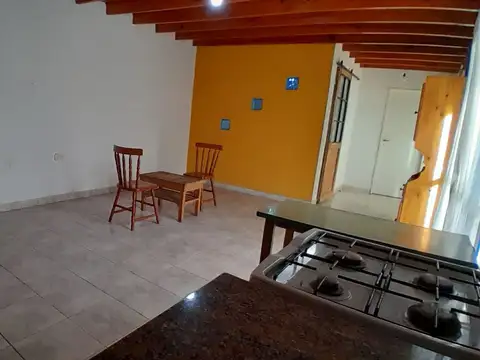 Depto Tipo Casa en Alquiler con 1 cocheras