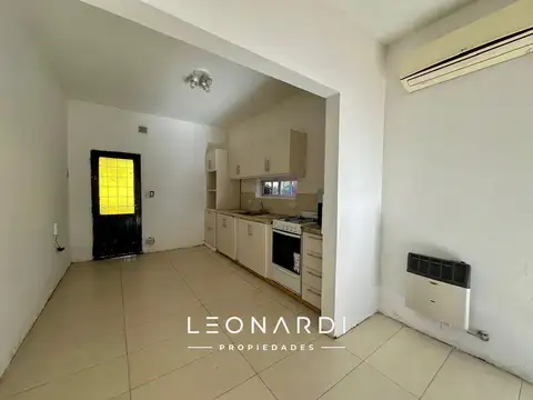 Casa 3 ambientes con 1 baño