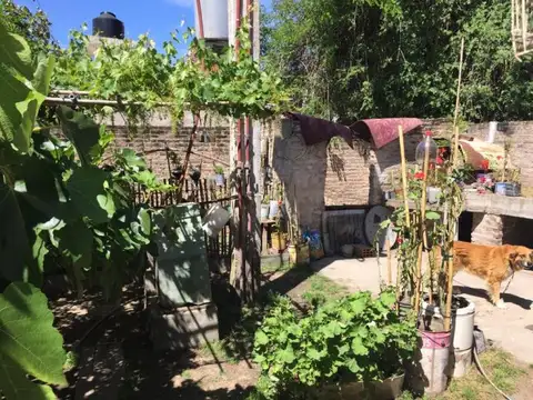 Excelente vivienda sobre Sgto. Ortiz 3512, Glew, Alte Brown.
